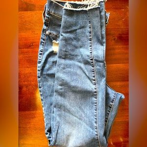 Wonderly -pull on jegging with distressing.